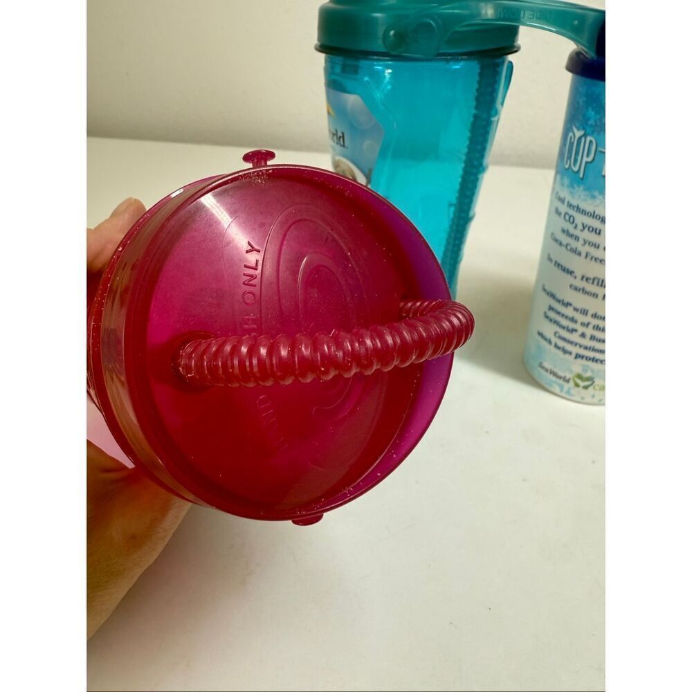Set of 4 SeaWord, Universal Studios, Aquatica Tumblers Straw Lids See descriptio - Picture 7 of 8